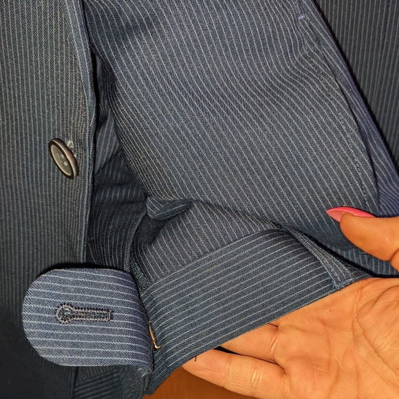 Leif Horsens Suit - Picture 3 of 4